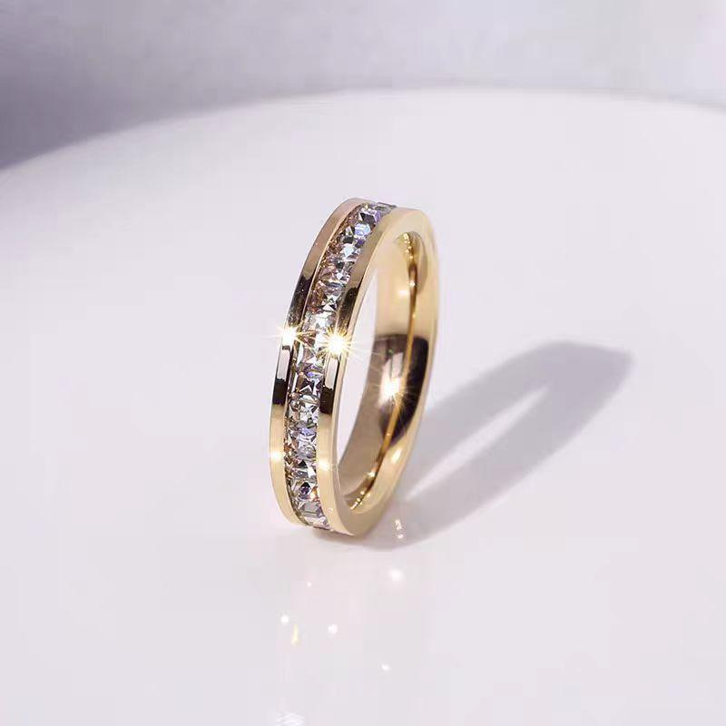 Anello dorato in acciaio inossidabile regolabile